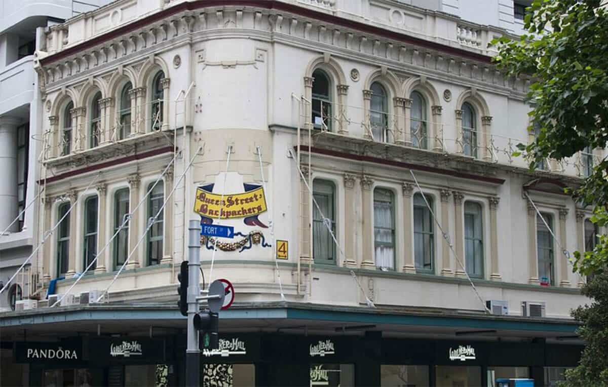 Escape Rentals AUCKLAND DEPOT queen street backpackers